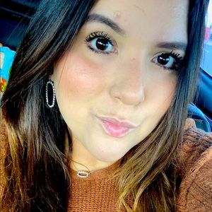 Meet your Posher, Steph